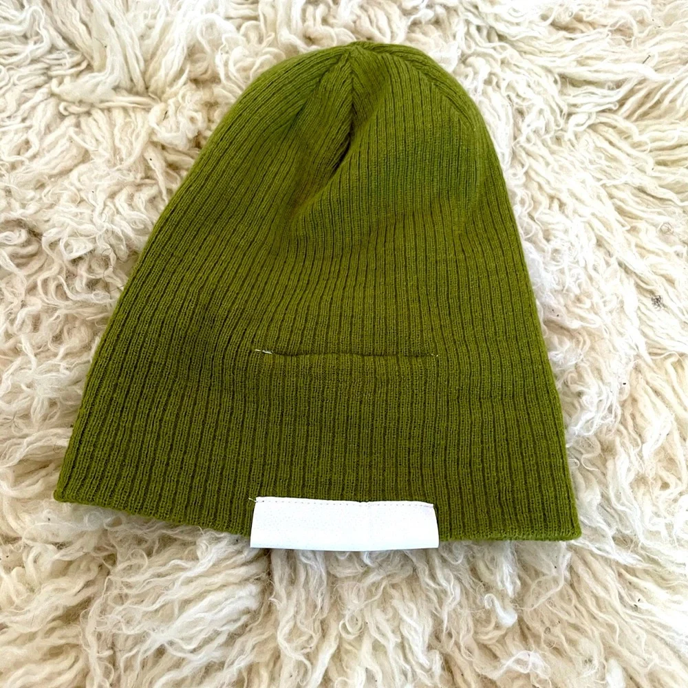Disney Princess Tiana Beanie Hat Green Ribbed Knit Character Graphic Winter